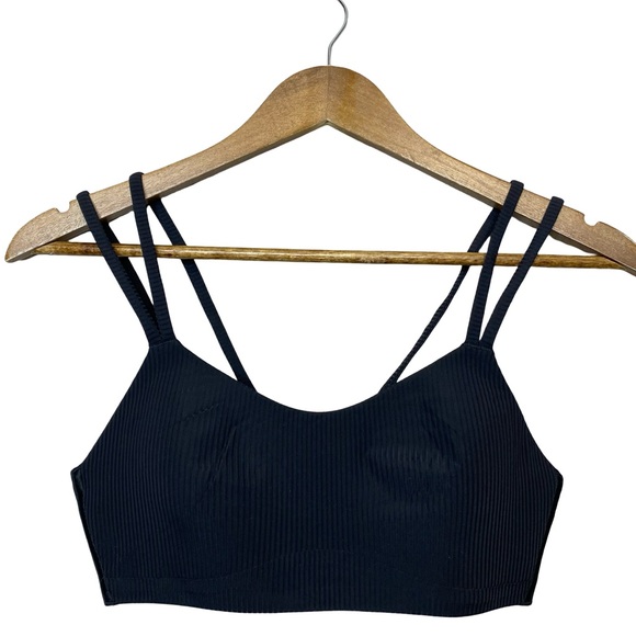 Lululemon Like A Cloud bra in black B/C cups - Picture 3 of 9
